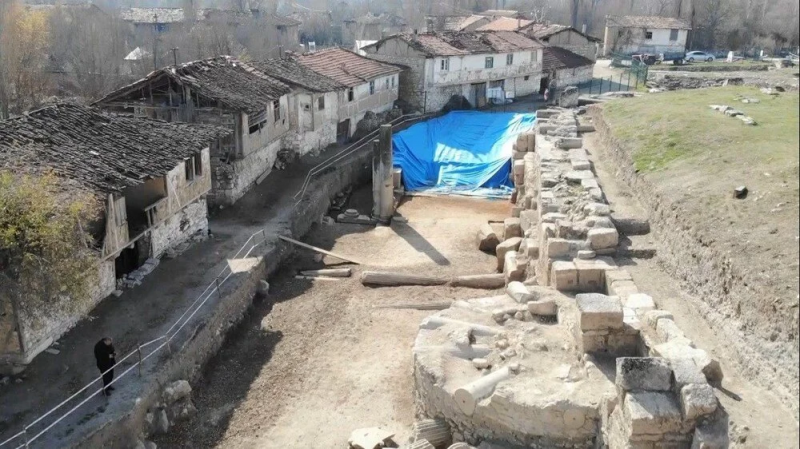 Türbe sanılan yer arkeolojik kazıda boş çıktı